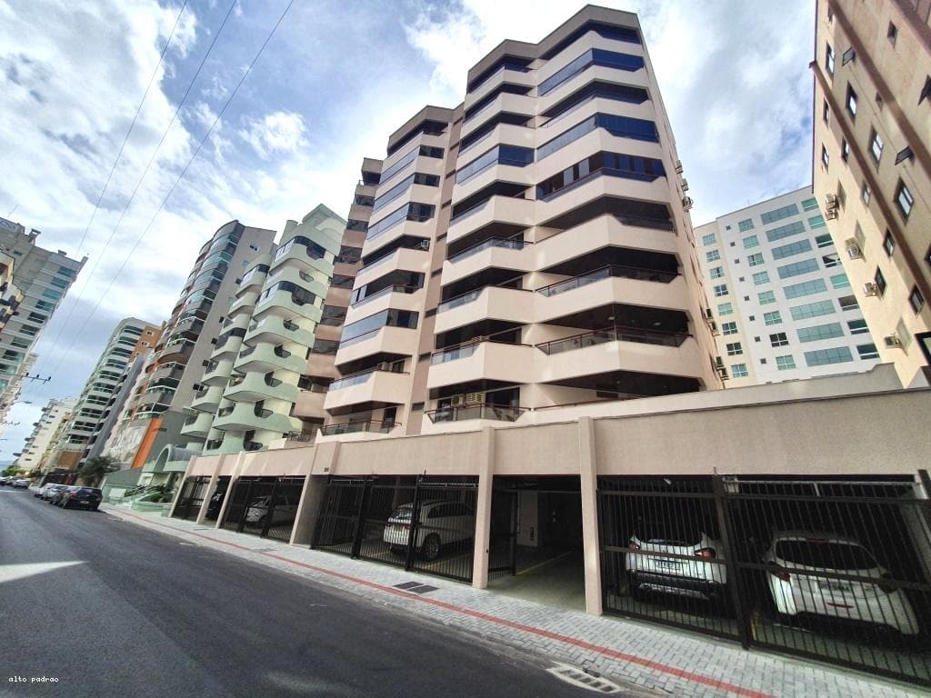 Apartamento 3 dormitórios para Venda no bairro MEIA PRAIA