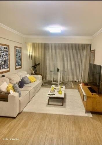 Apartamento 2 dormitórios para Locação em Balneário Camboriú / SC no bairro CENTRO