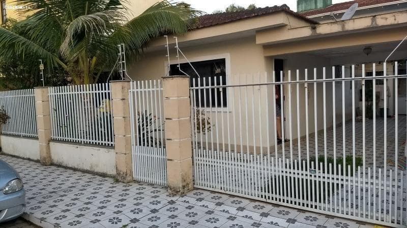 Casa para Venda em Balneário Camboriú / SC no bairro BARRA SUL-BALNEARIO CAMBURIU