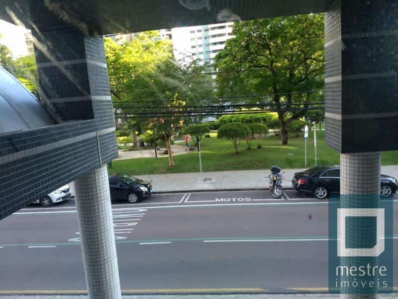 Loja para Venda em Curitiba / PR no bairro Batel