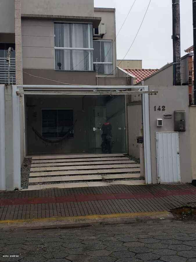 Sobrado para Venda em Camboriú / SC no bairro Lídia Duarte