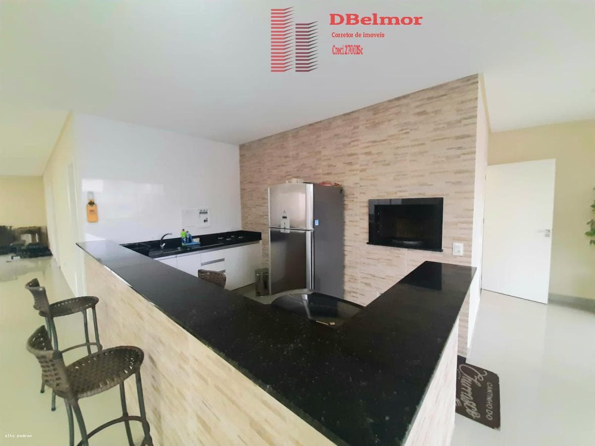 Casa 4 dormitórios ou + para Venda em Balneário Camboriú / SC no bairro CENTRO