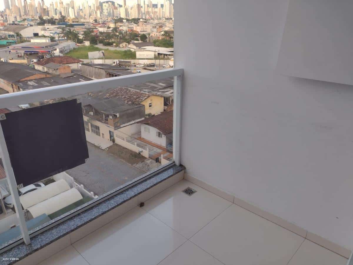 Apartamento 2 Quartos para Venda em Camboriú / SC no bairro Tabuleiro
