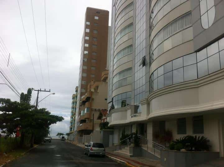 Apartamento para Venda em Itapema / SC no bairro MEIA PRAIA