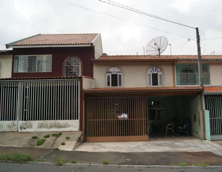 Sobrado para Venda em Curitiba / PR no bairro capao raso