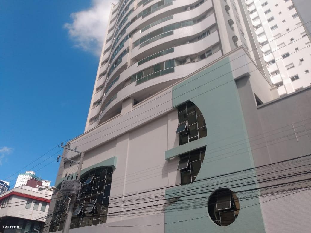Apartamento 3 dormitórios para Venda em Balneário Camboriú / SC no bairro CENTRO